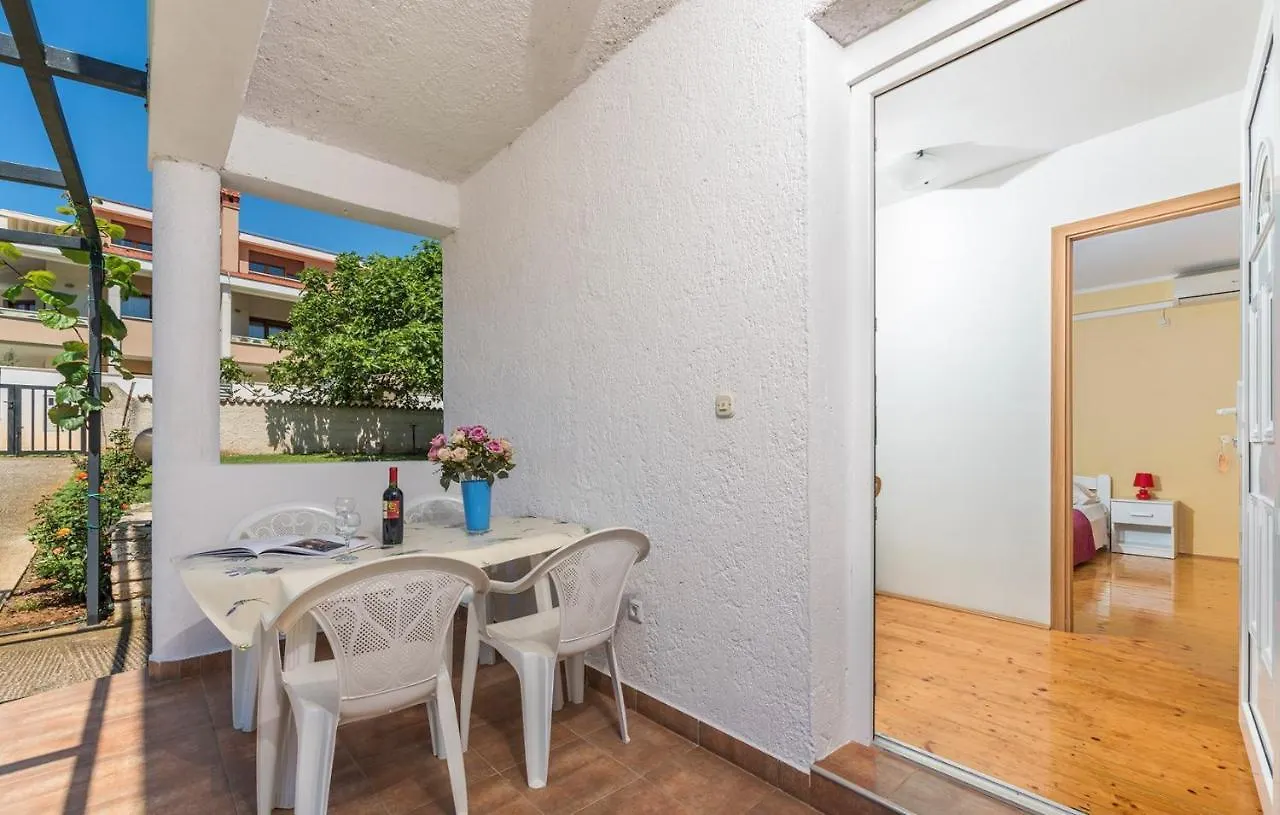 ** Pensión Apartments Stanko Fažana Croacia