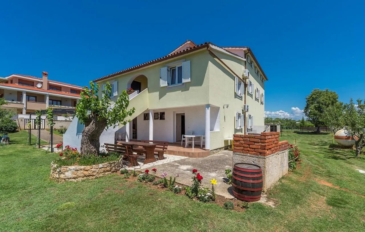 ** Pensión Apartments Stanko Fažana Croacia