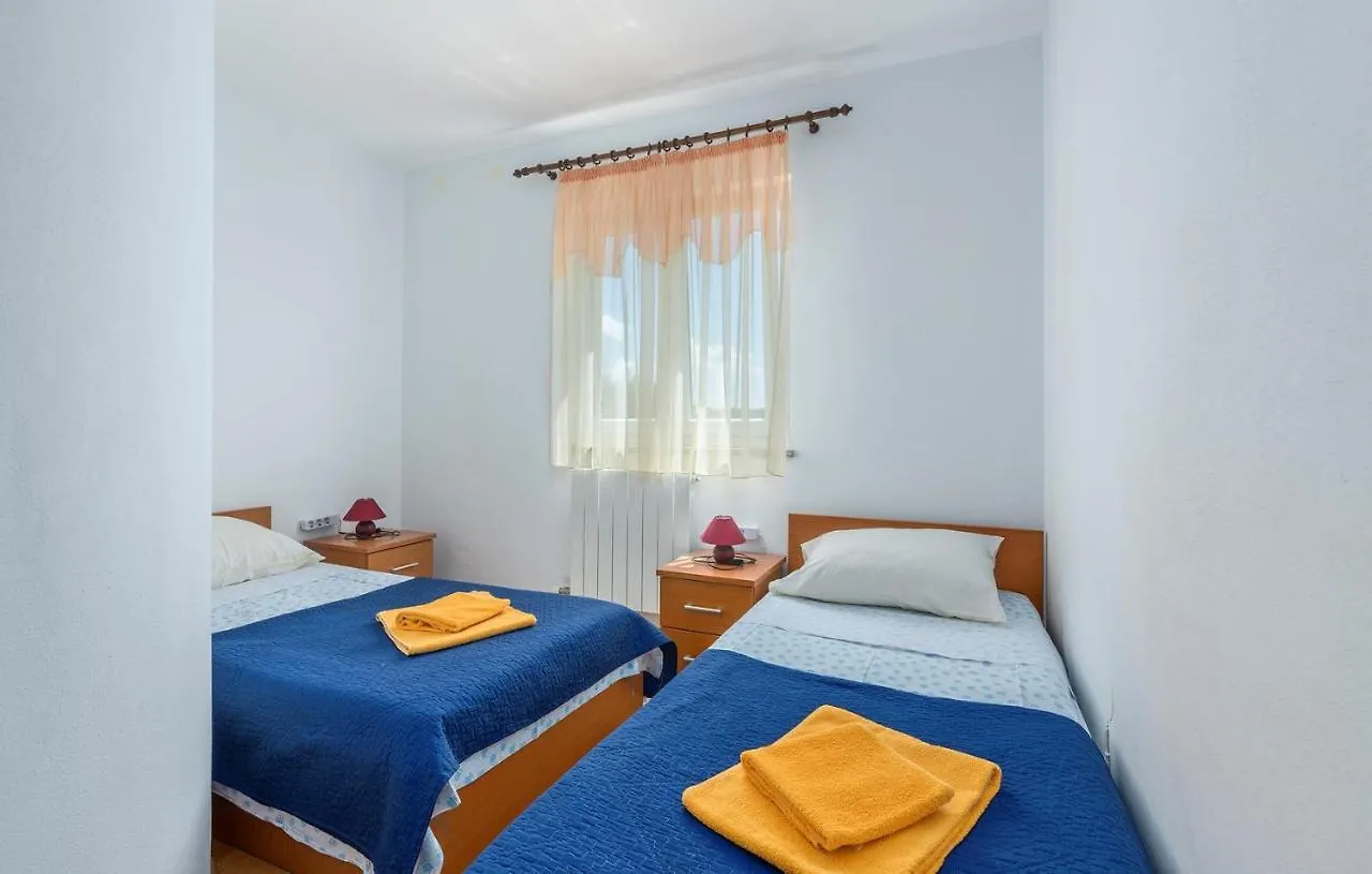 Apartments Stanko Fažana 2*,  Croacia